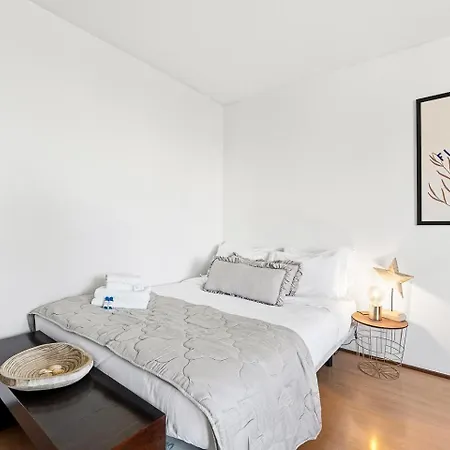 Guestready - Cosy With Balcony Lejlighed *