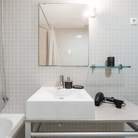 Guestready - Cosy With Balcony Lejlighed *